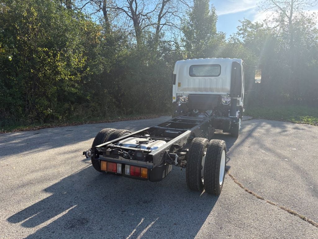 2025 Isuzu NPR-HD Morgan Van Body