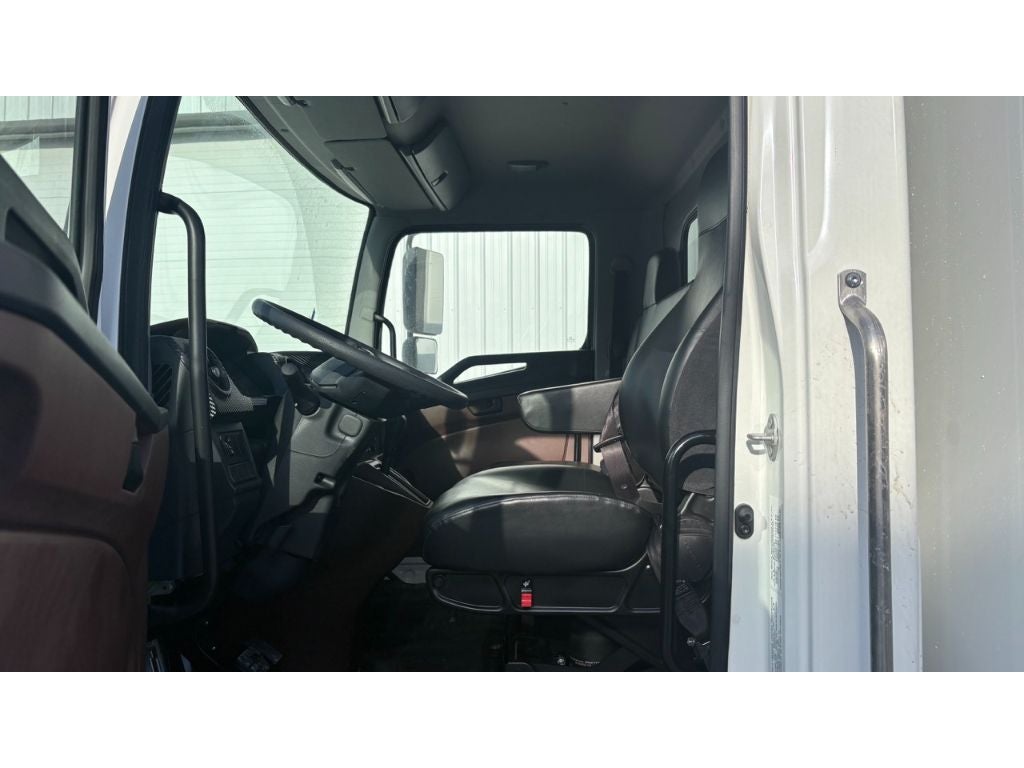 2026 Hino L6 26' ITD Van Body