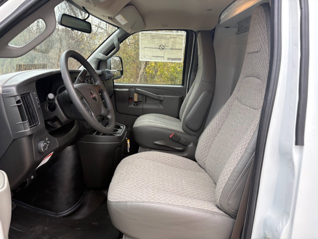 2025 GMC Savana 3500 11' Monroe CSV Body