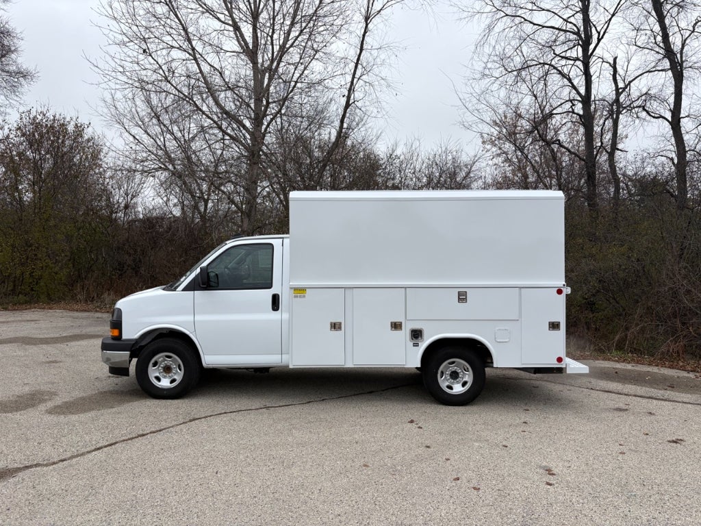 2025 GMC Savana 3500 11' Monroe CSV Body