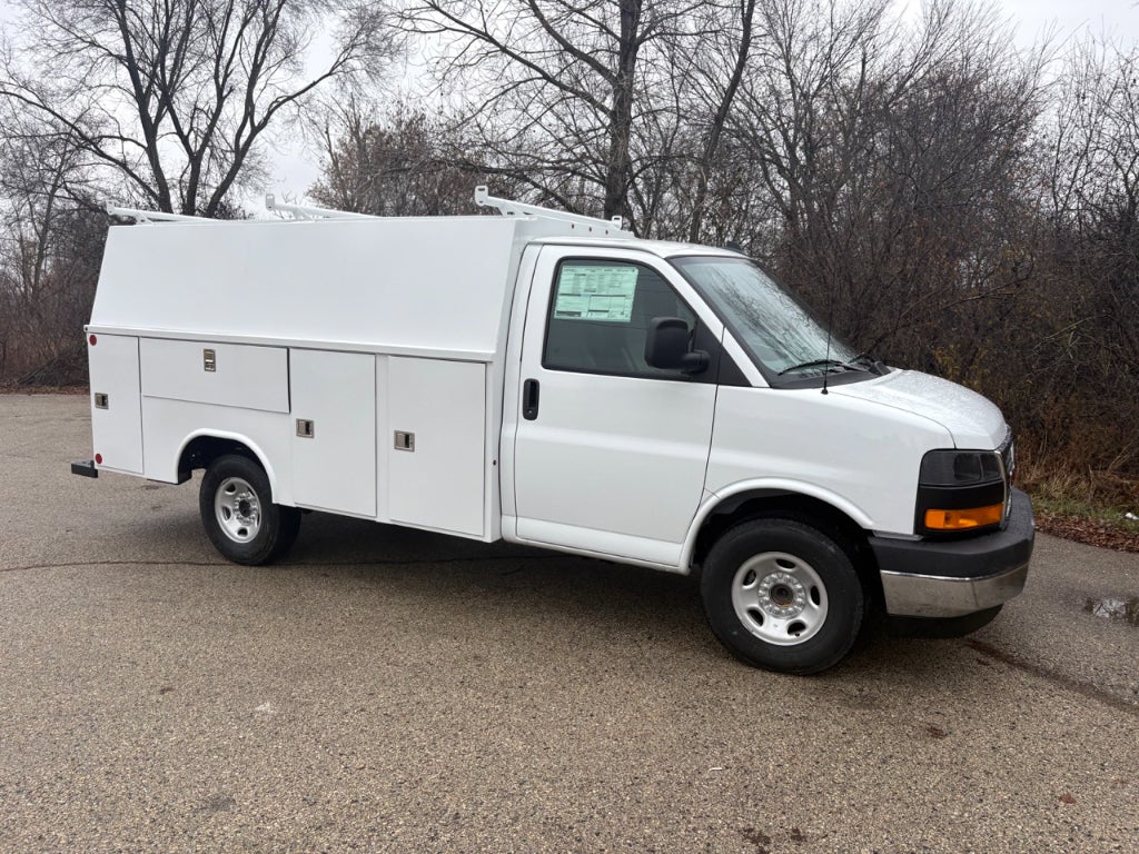 2025 GMC Savana 3500 11' Monroe CSV Body