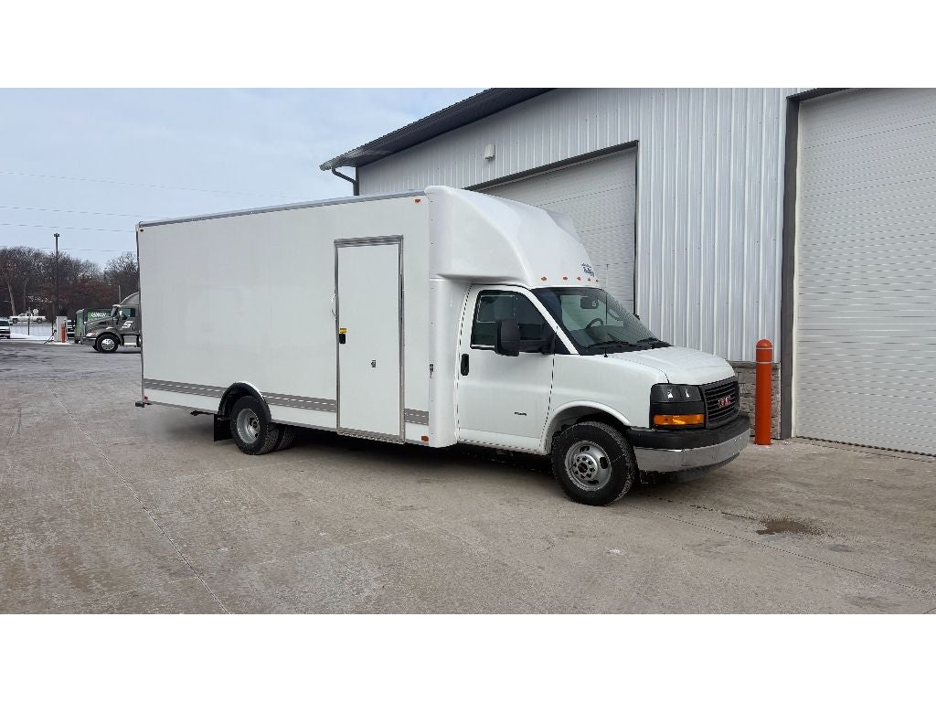 2025 GMC Savana 3500 17' Bay Bridge Van Body